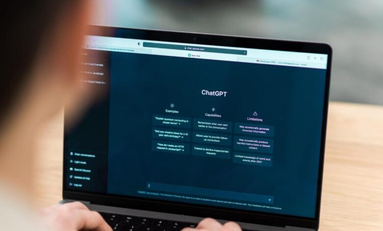 تحديث OpenAI الجديد يضيف ذاكرة إلى ChatGPT: قلق المستخدمين حول الخصوصية والتحكم في المحادثات السابقة 1 تحديث OpenAI الجديد يضيف ذاكرة إلى ChatGPT