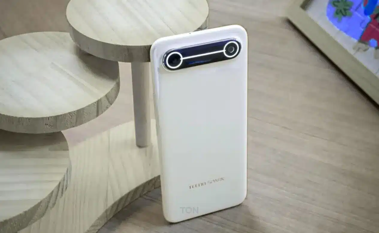 تكنو تُشعل المنافسة بـ Spark Slim: أنحف هاتف ذكي في العالم